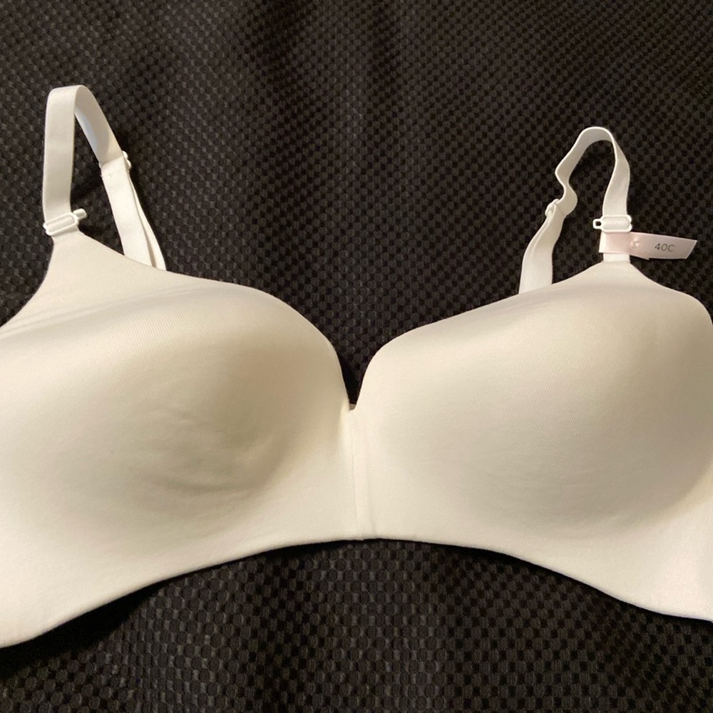 Ambrielle white wireless bra new size 40C